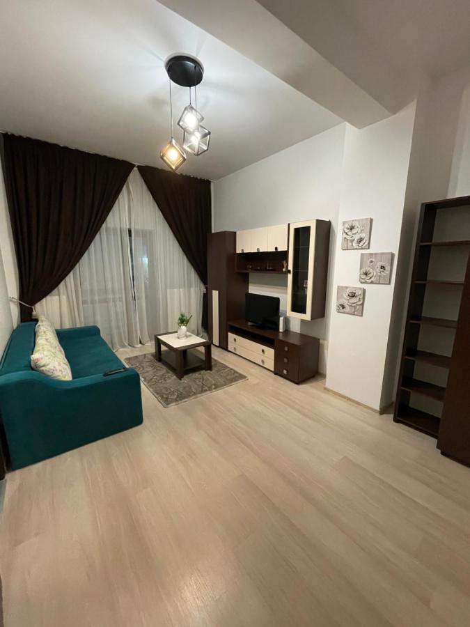 D&M Apartaments Jászvásár Kültér fotó